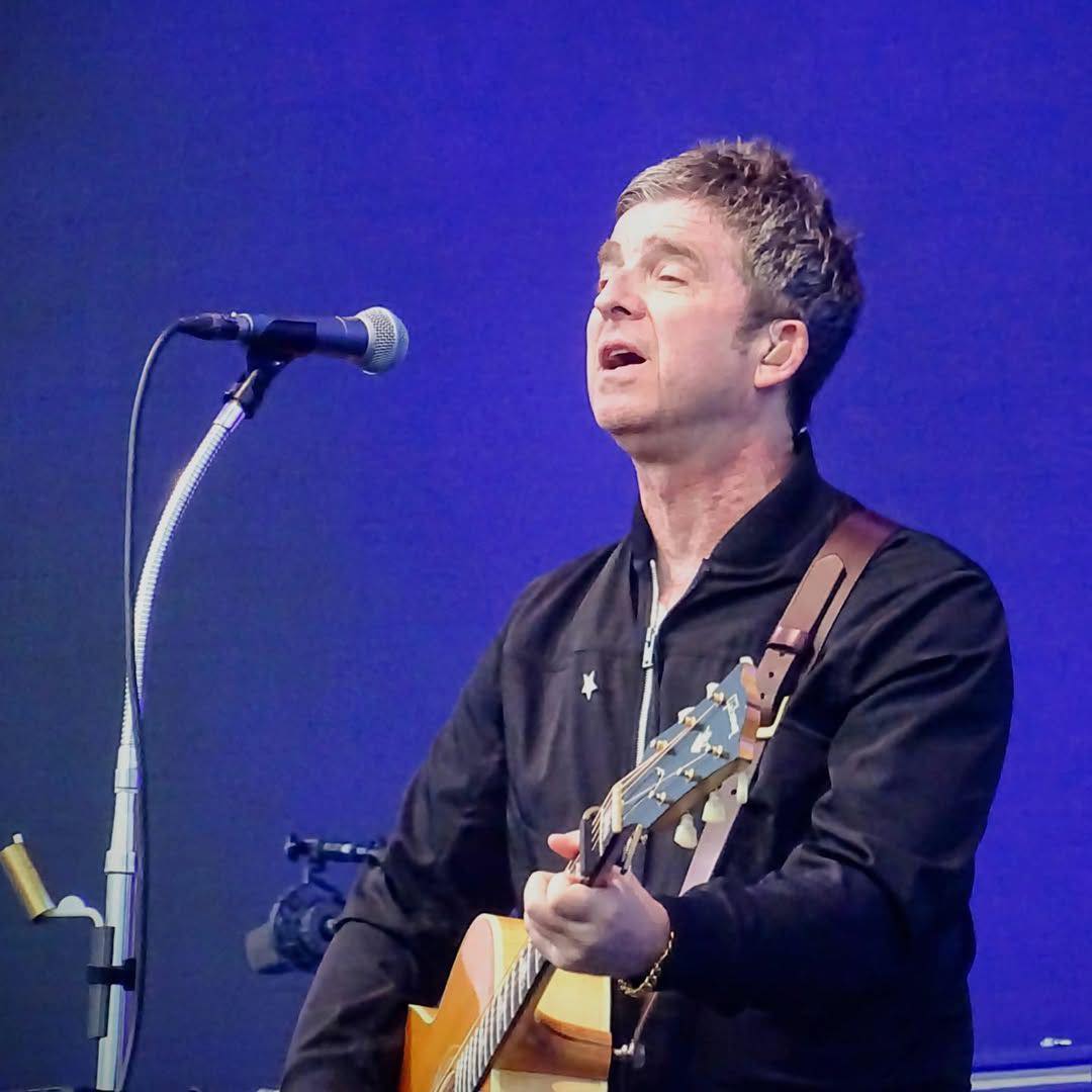 Phil Marks Oasis at Heaton Park — Night 4, 19 July 2025 | The Flying Birds